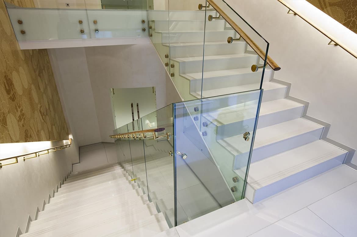 Лестницы из стекла на заказ
